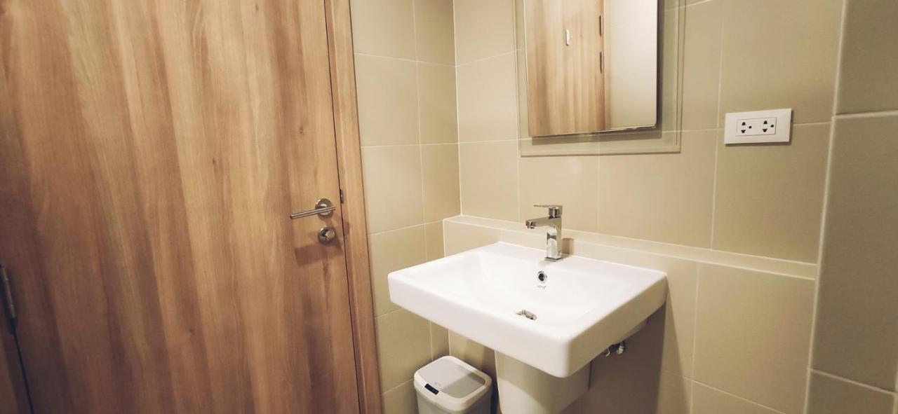 Lahabana Huahin: Location, 3-minute Walk To Hua Hin
