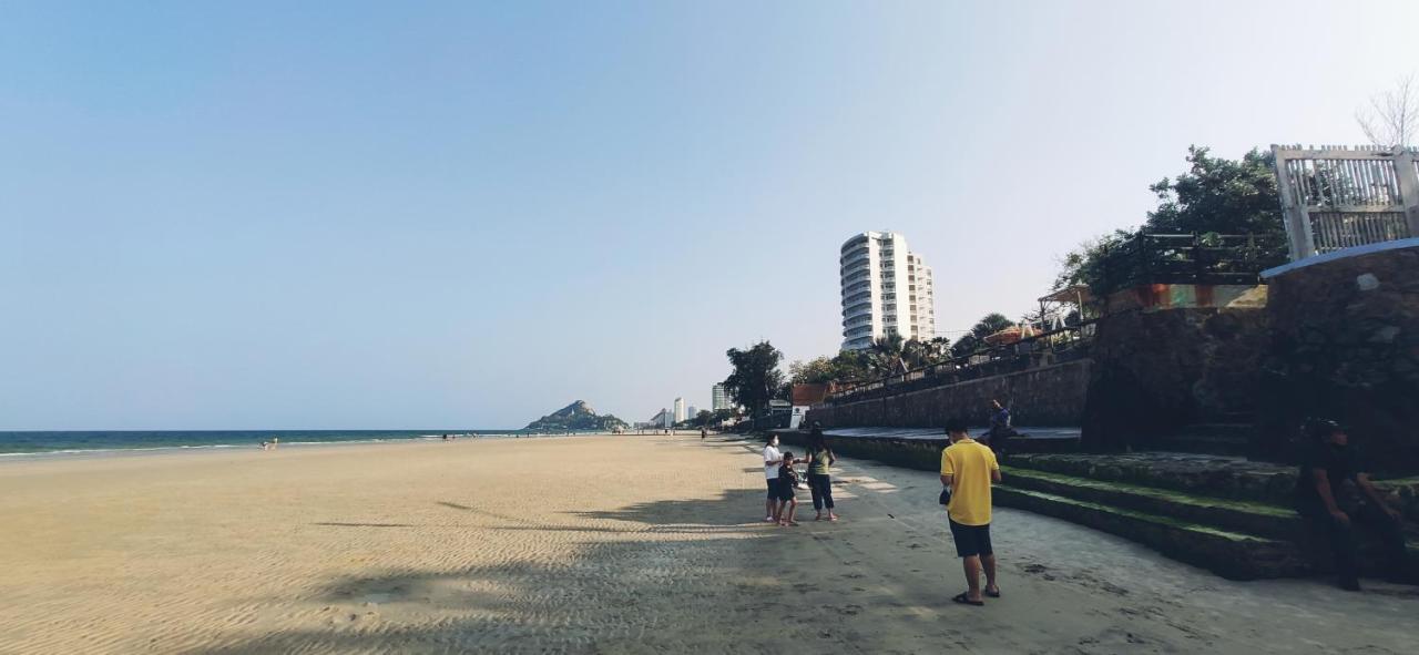 Lahabana Huahin: Location, 3-minute Walk To