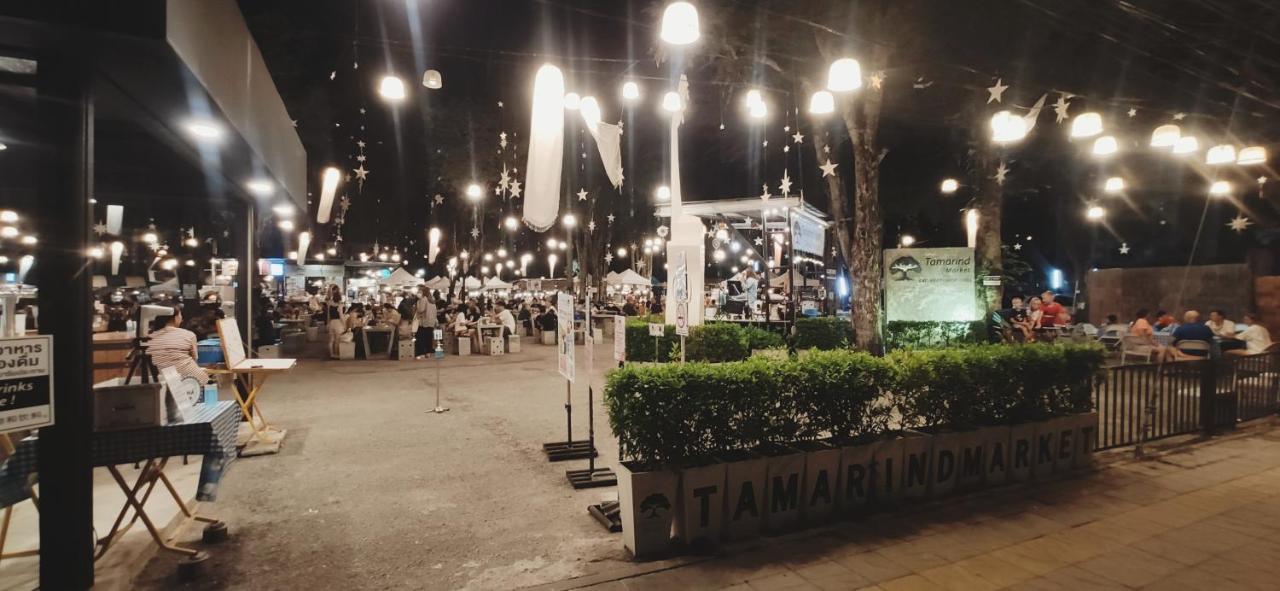 Lahabana Huahin: Location, 3-minute Walk To *