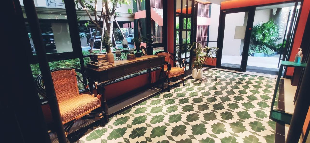 Lahabana Huahin: Location, 3-minute Walk To *